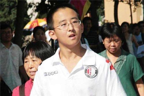 张炘炀|当年逼爸妈北京买房的神童，是眼光独到还是爱慕虚荣