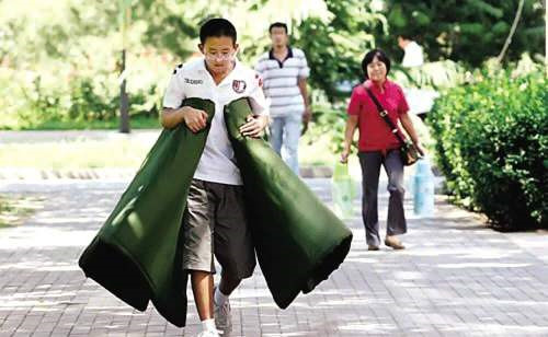 张炘炀|当年逼爸妈北京买房的神童，是眼光独到还是爱慕虚荣