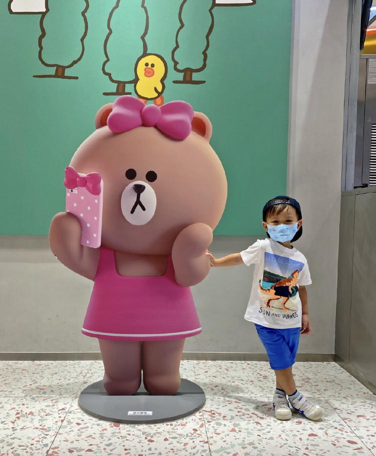 李奕霆|胡杏儿老公李乘德晒大儿子近照，奕霆摆拍可爱十足