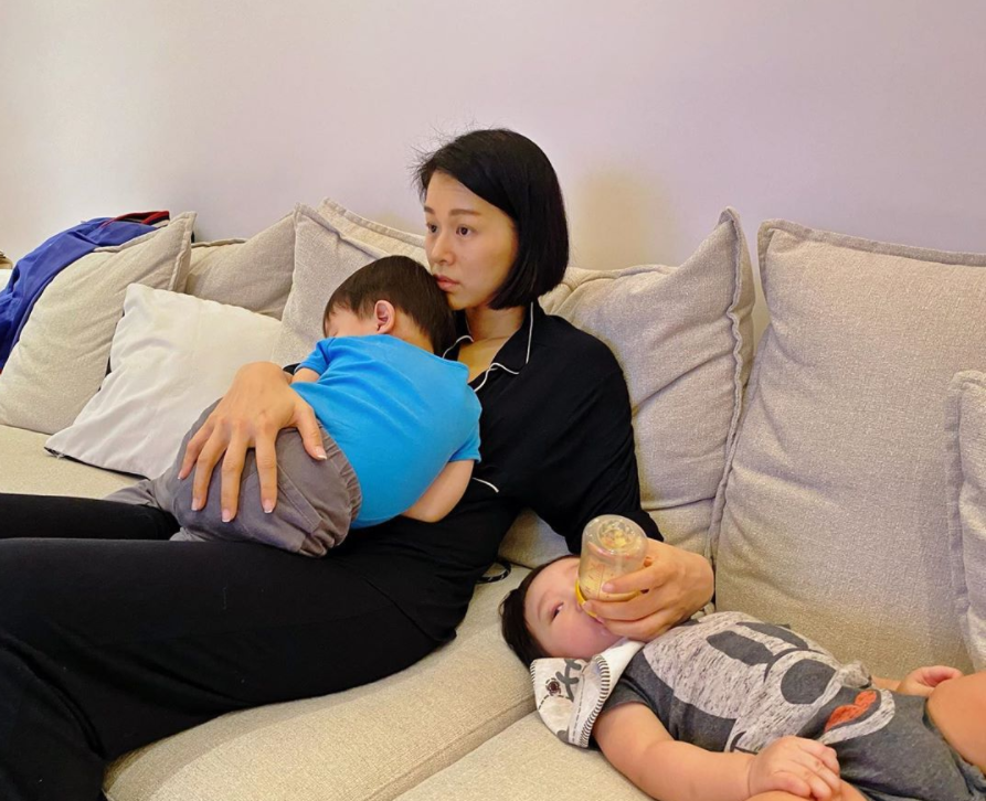 李奕霆|胡杏儿老公李乘德晒大儿子近照，奕霆摆拍可爱十足