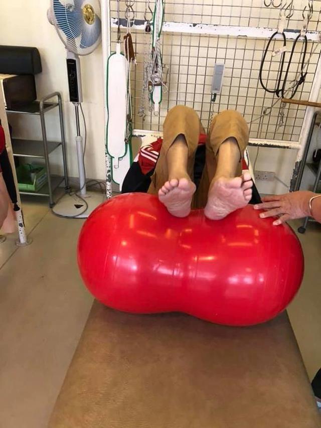 谭炳文|又一老戏骨患癌去世，女儿带遗物离开医院，好友曝光最后短信内容