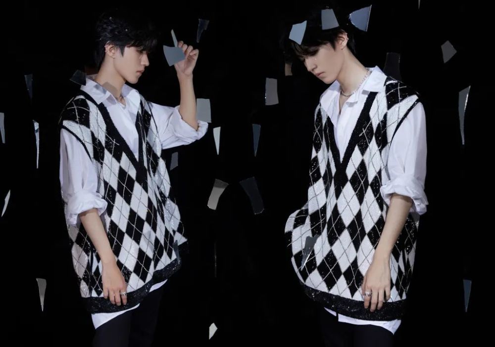 王俊凯|王俊凯21岁生日进入倒计时！粉丝们又以王俊凯名义给星星命名了