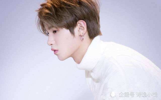 快本站稳了朋友|《快本站稳了朋友》，黄明昊大概是胜出的最令人信服的“在笑生”