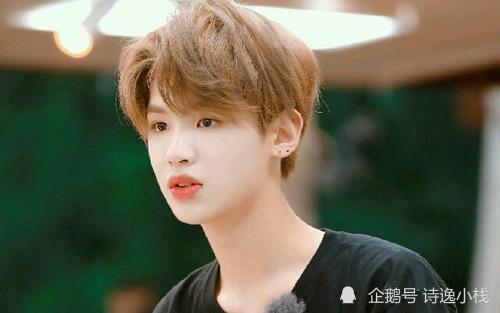 快本站稳了朋友|《快本站稳了朋友》，黄明昊大概是胜出的最令人信服的“在笑生”