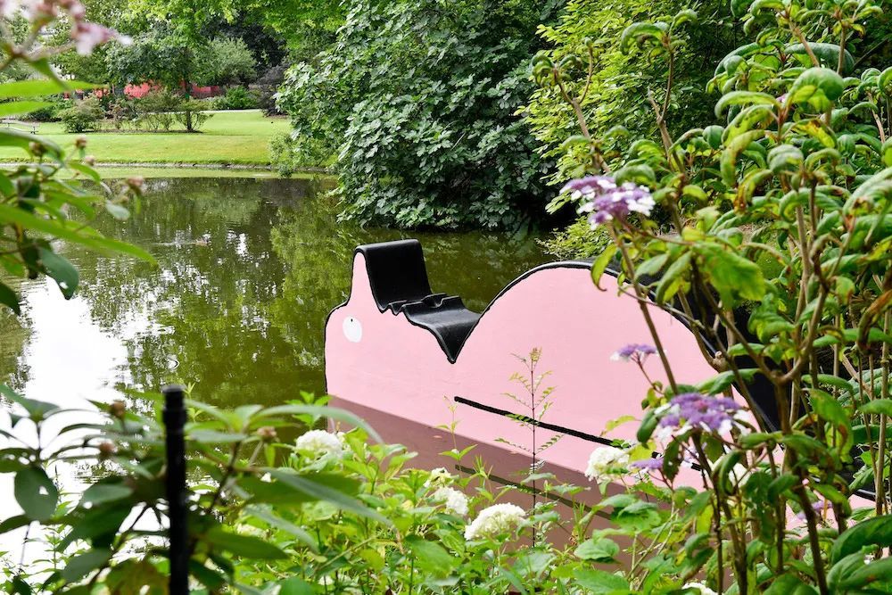 雕塑|卡通小人雕塑成“网红”，极简的风格，让人忍不住合影留念