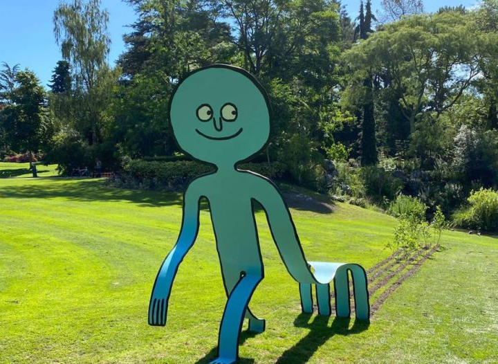 雕塑|卡通小人雕塑成“网红”，极简的风格，让人忍不住合影留念