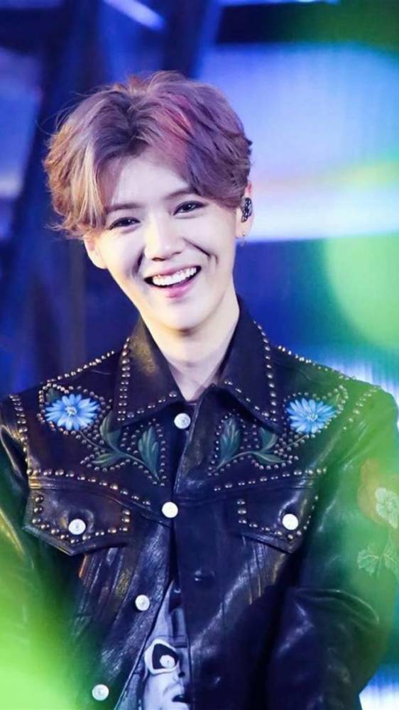 鹿晗|什么才叫真男人？鹿晗正当红官宣恋情，这种勇气娱乐圈少有！