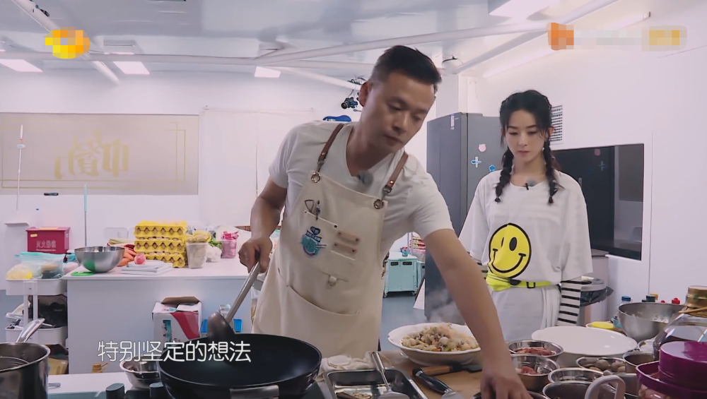 赵丽颖|《中餐厅》中途换店长，赵丽颖大哭，嘉宾的行为引起热议