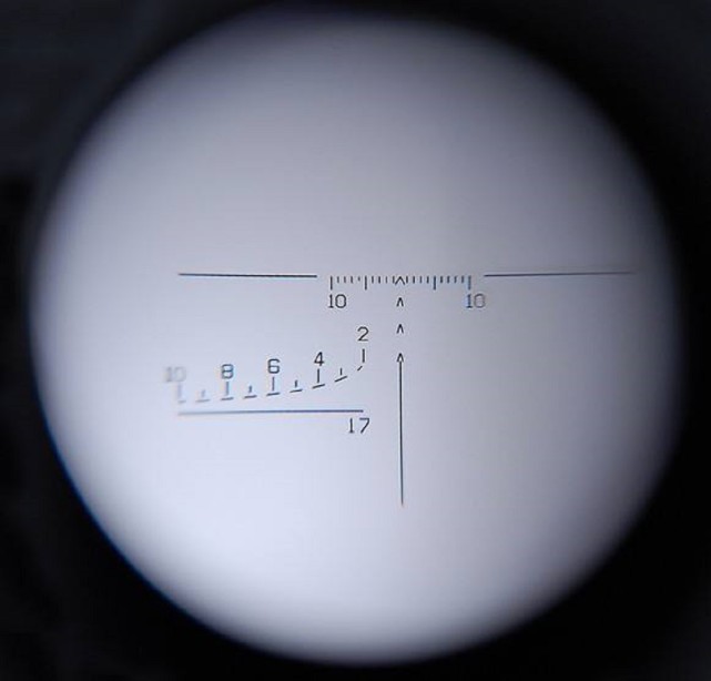 狙擊瞄準鏡裡都有刻度和數字它們到底有什麼用