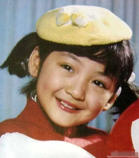 80年代最美小戏骨:10岁成名,长大学法律当制片人,如今还被叫"英子"