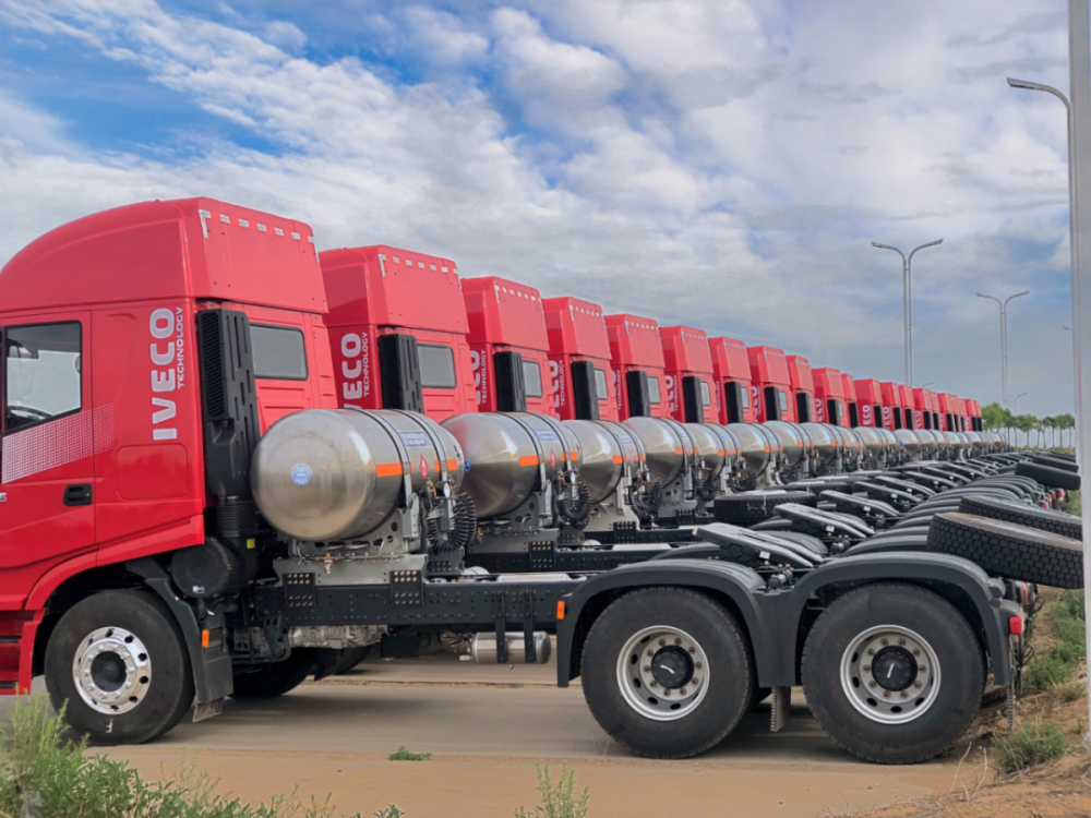 大块头也能"身轻如燕"!红岩杰狮c6 lng牵引车助力物流高效运输