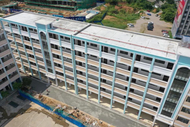 桂平四中新建一栋教学楼 将投入使用 你在这读过书吗?