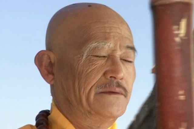 枯荣大师|除了乔峰，无崖子最惦记的就是枯荣大师，他是大帅哥？