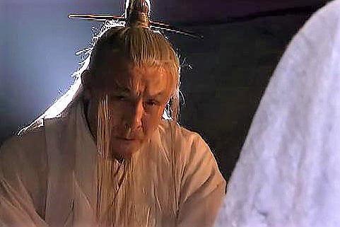 枯荣大师|除了乔峰，无崖子最惦记的就是枯荣大师，他是大帅哥？