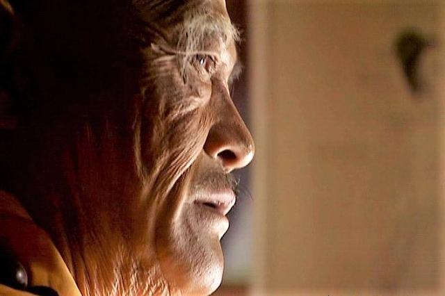 枯荣大师|除了乔峰，无崖子最惦记的就是枯荣大师，他是大帅哥？