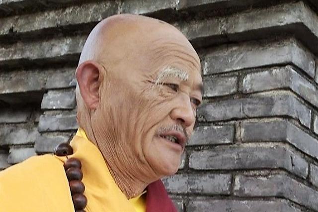 枯荣大师|除了乔峰，无崖子最惦记的就是枯荣大师，他是大帅哥？