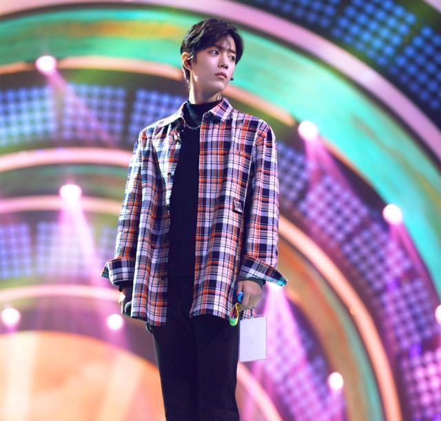 肖战|肖战登上海外杂志，直接被抢购一空，魅力在海外也是势不可挡！