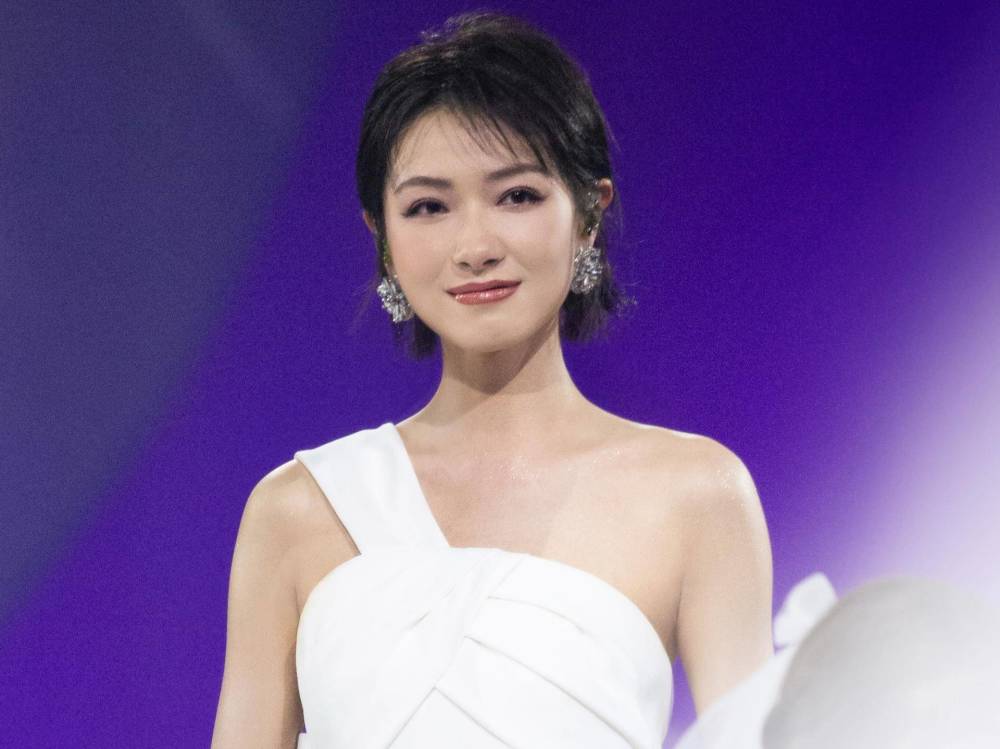 万茜|乌龙！万茜被扒点赞宁静黑帖后，亲自回应：盗号的你没有心