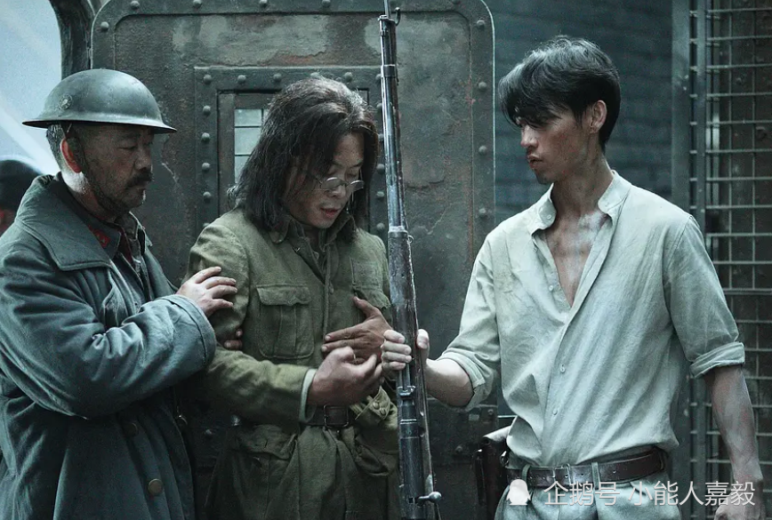 战狼2|评分7.7，《八佰》票房却难超《战狼2》，网友说出3点原因