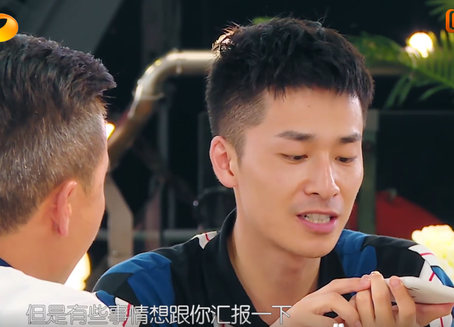 赵丽颖|两位帮厨要走，赵丽颖瞬间崩溃大哭，弹幕里的网友请自重