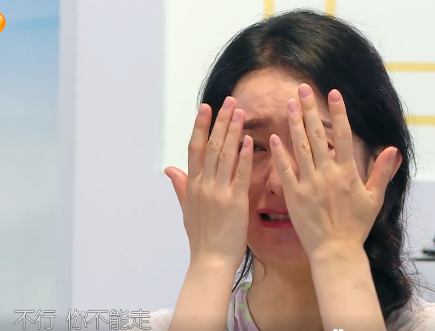 赵丽颖|两位帮厨要走，赵丽颖瞬间崩溃大哭，弹幕里的网友请自重