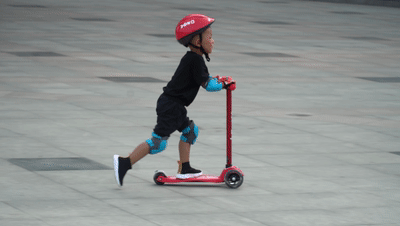 孩子的骑士座驾mcro迈古迷嬉豪华版led滑板车测评