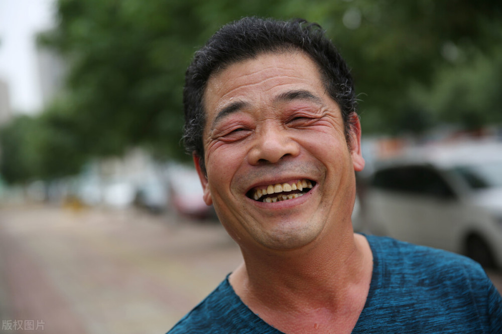脑梗|60岁大叔，一年两次脑梗，医生：早上这三件事是祸根，最好别做