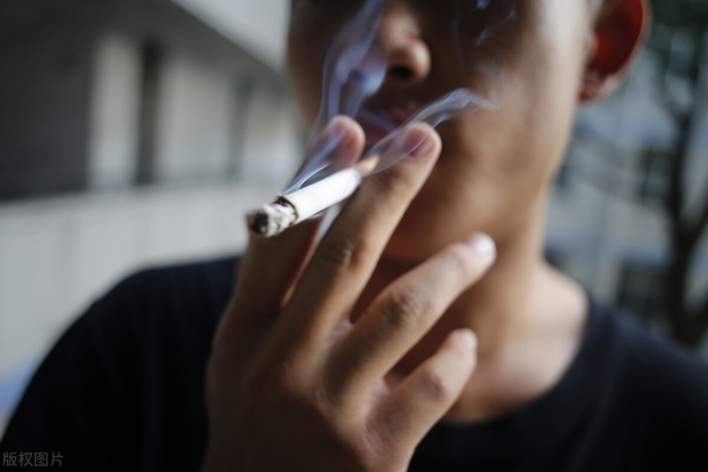 脑梗|60岁大叔，一年两次脑梗，医生：早上这三件事是祸根，最好别做