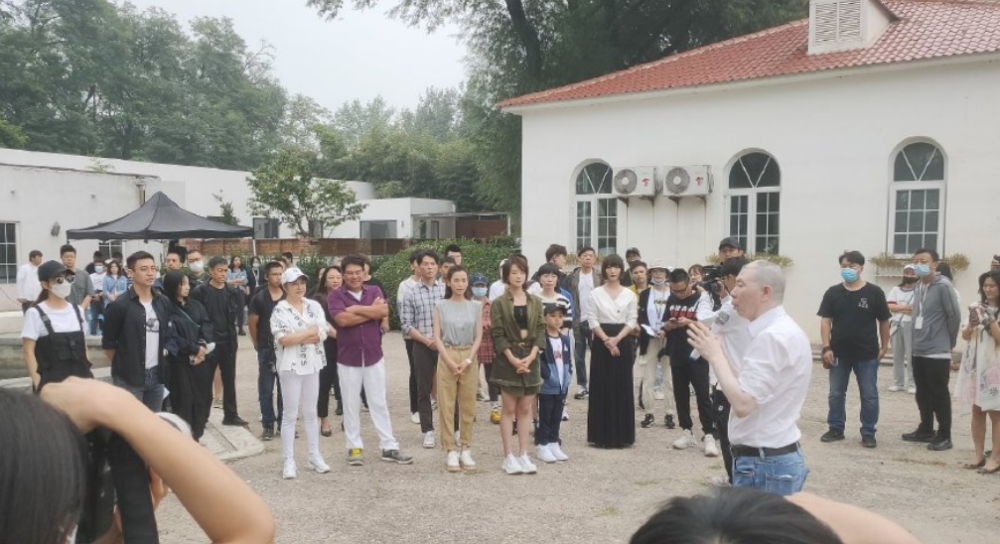 杨旭文|曾卷入赵本山女弟子坠楼案，杨旭文未受影响出演冯小刚新戏