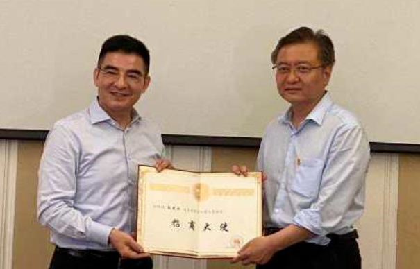 涿鹿县|陈光标受聘张家口涿鹿县首席营销大师，还给这里唱了首歌