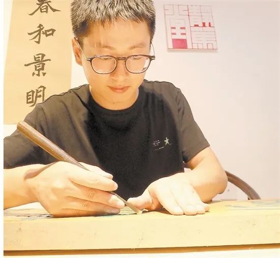 木雕|木雕、蛋雕、篆刻、书法…这位90后小伙不简单