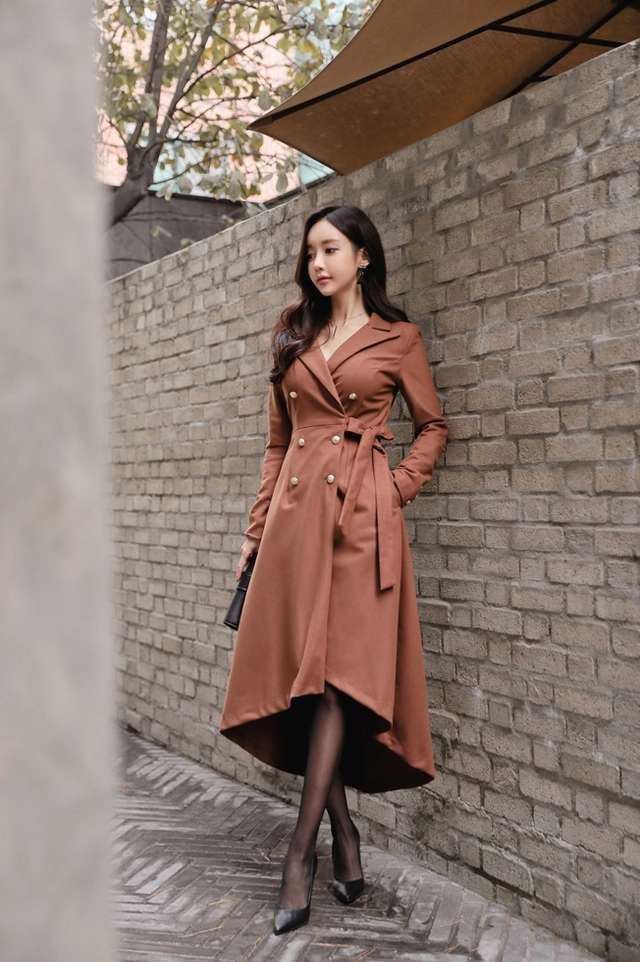 女生穿风衣的洒脱大气,摄影师该如何拍摄出来