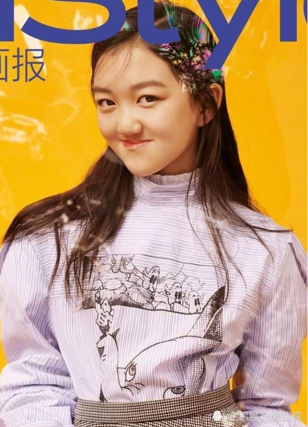 王菲女儿唇裂治好后堪比整容,13岁自信过人,拍写真美得认不出