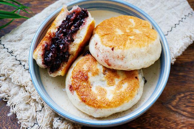 糯米新吃法,用它做馅烙馅饼,香甜好吃,比蛋糕点心受欢迎