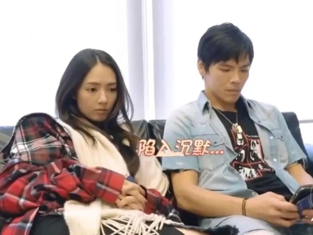 bella|Bella晒与高以翔亲吻照，却被扒照片是P的？女方被吐槽蹭热度