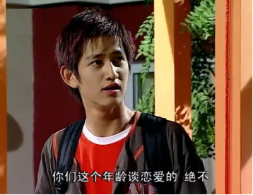 赵丽颖|9岁出道演皇帝，26岁搭档赵丽颖爆红，如今他却成了“烂片王”