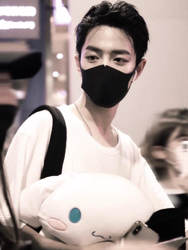 肖战|肖战商业价值有多高？代言品牌新产品上线瞬间秒空，开始就结束了！