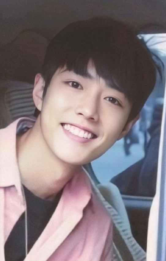 肖战|肖战商业价值有多高？代言品牌新产品上线瞬间秒空，开始就结束了！