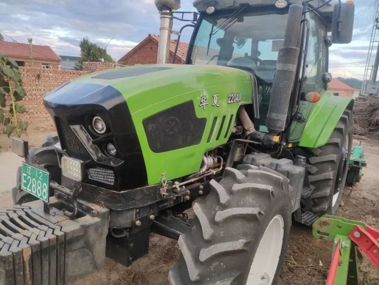 二手9万出售华夏2204a拖拉机