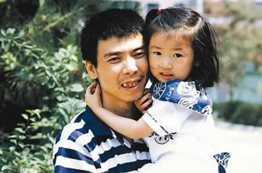 冯小刚|冯小刚二婚娶了徐帆后，前妻张娣过得怎么样了？