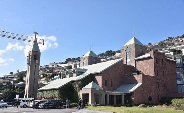 高以翔|高以翔女友庆24岁生日，重回第一次约会餐厅，是真爱还是炒作？