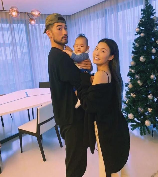 高以翔|高以翔女友庆24岁生日，重回第一次约会餐厅，是真爱还是炒作？