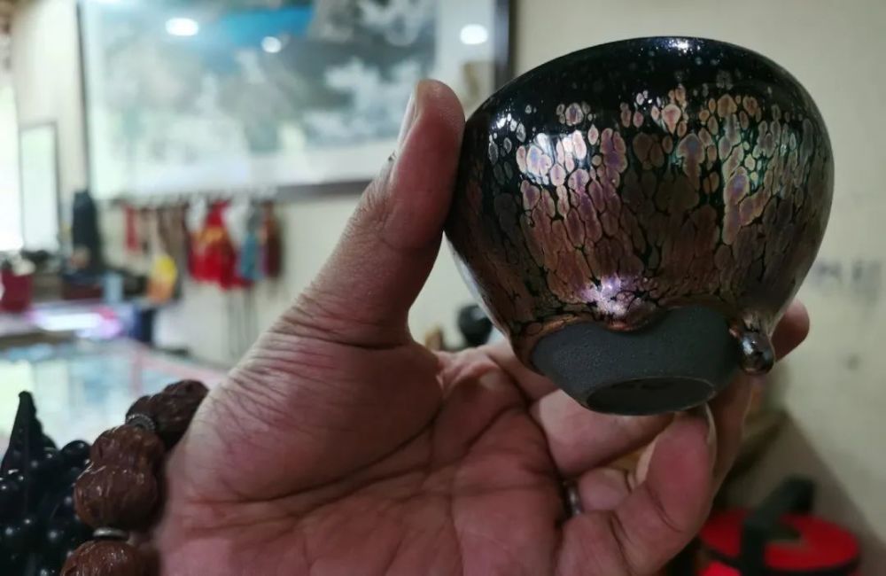 建盏|建盏重金属含量那么高，拿来喝茶会中毒吗？