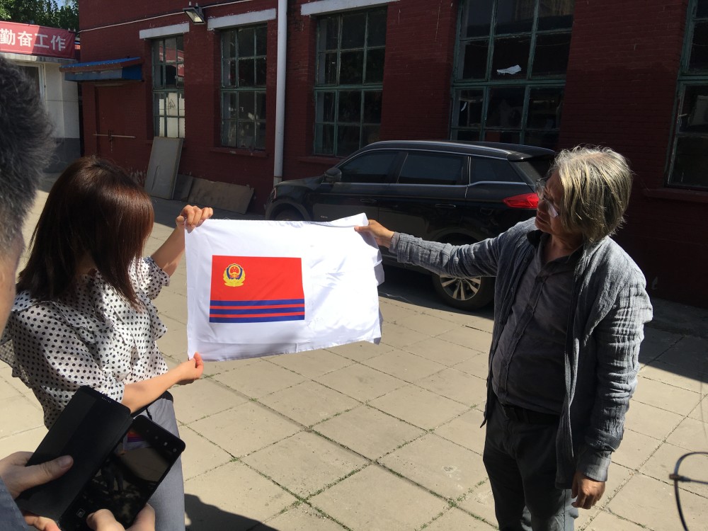 中央美术学院|央美教授刘波：深入浅出，用18个月设计中国警旗