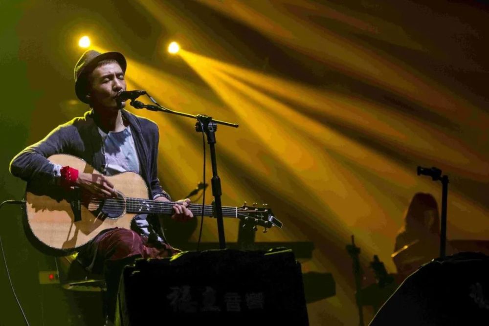 吉他谱排行_吉他谱BEYOND《灰色轨迹》