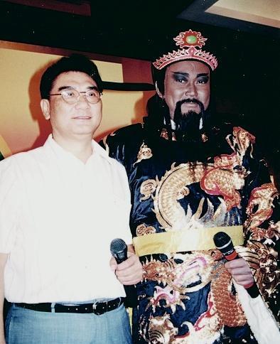 与李香琴绯闻传足30年·67谭炳文最后悔为尤伯连纳戒烟广告配音