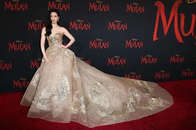 花木兰|迪士尼重金打造，遭遇盗版横行，低分开局的《花木兰》能走多远？