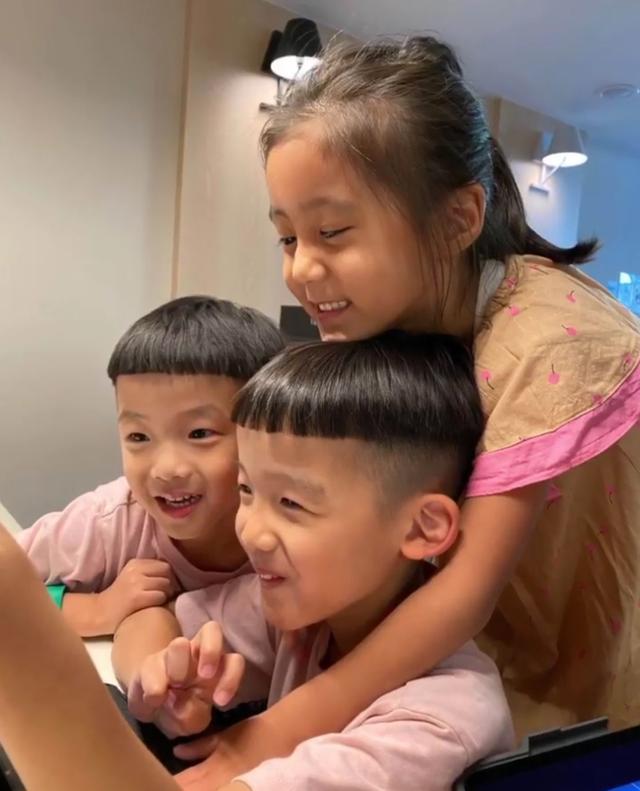 咘咘|陈建州晒儿子和咘咘互喂零食超浪漫，修杰楷大方同意飞飞追咘咘