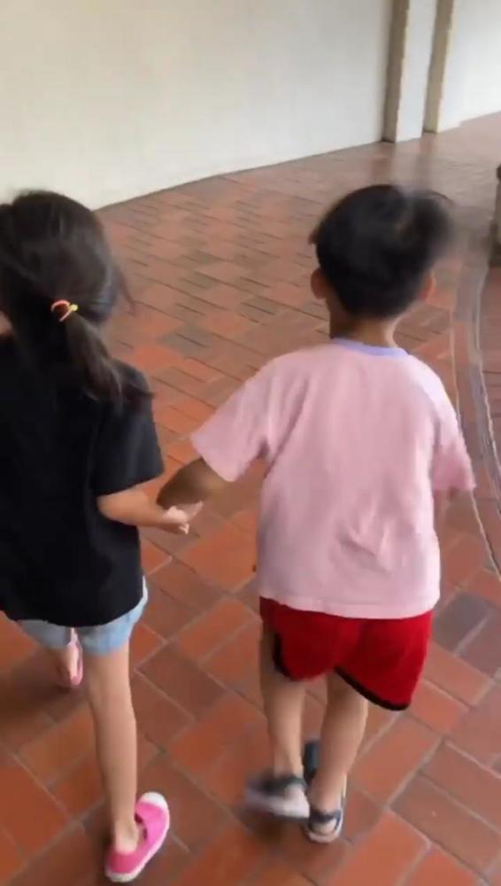 咘咘|陈建州晒儿子和咘咘互喂零食超浪漫，修杰楷大方同意飞飞追咘咘