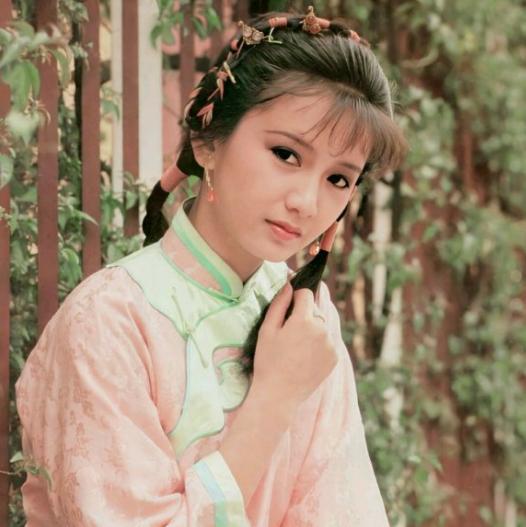 梁朝伟|与梁朝伟相恋6年，和刘嘉玲反目，80年代的霸屏女神当年多美？
